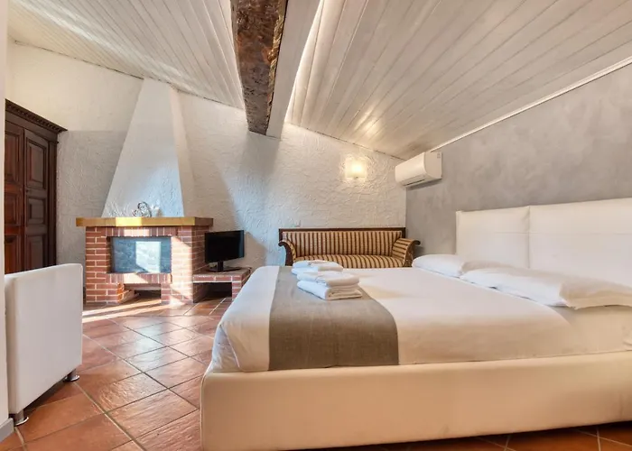 Palazzo Rivola Guest house